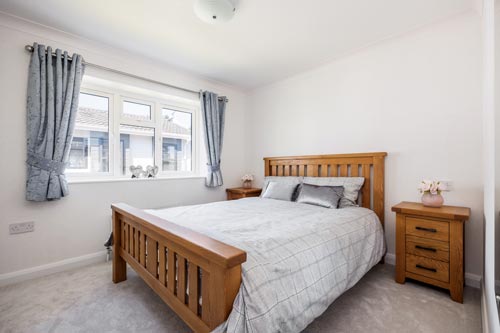 stately-goodwood-bedroom
